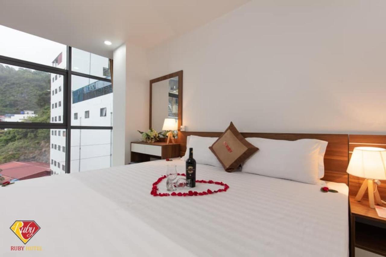 Ruby Hotel Cat Ba Dong Khe Sau Exteriör bild