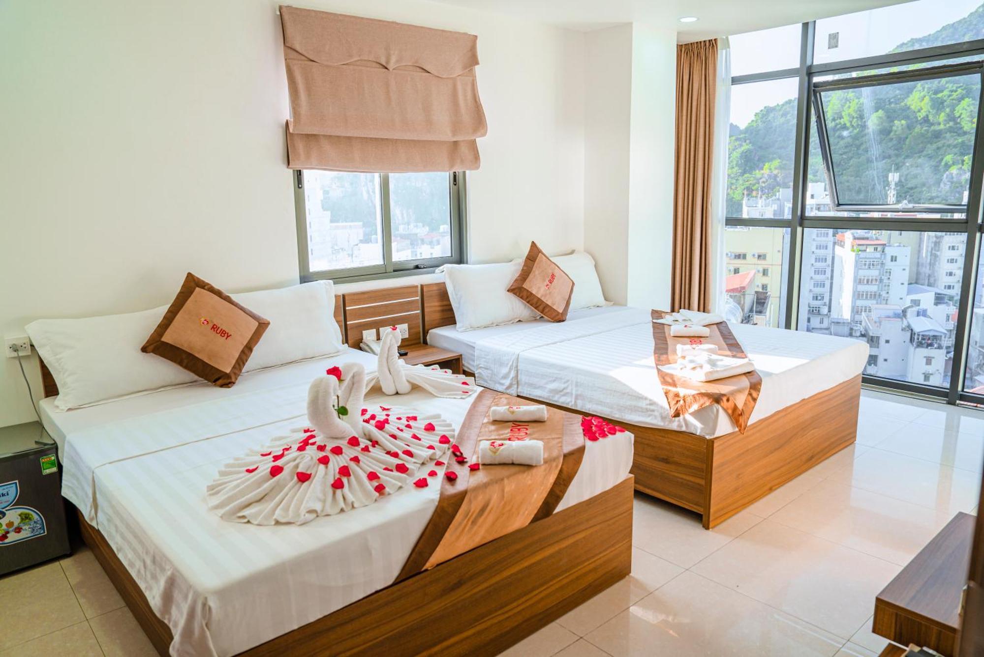 Ruby Hotel Cat Ba Dong Khe Sau Exteriör bild